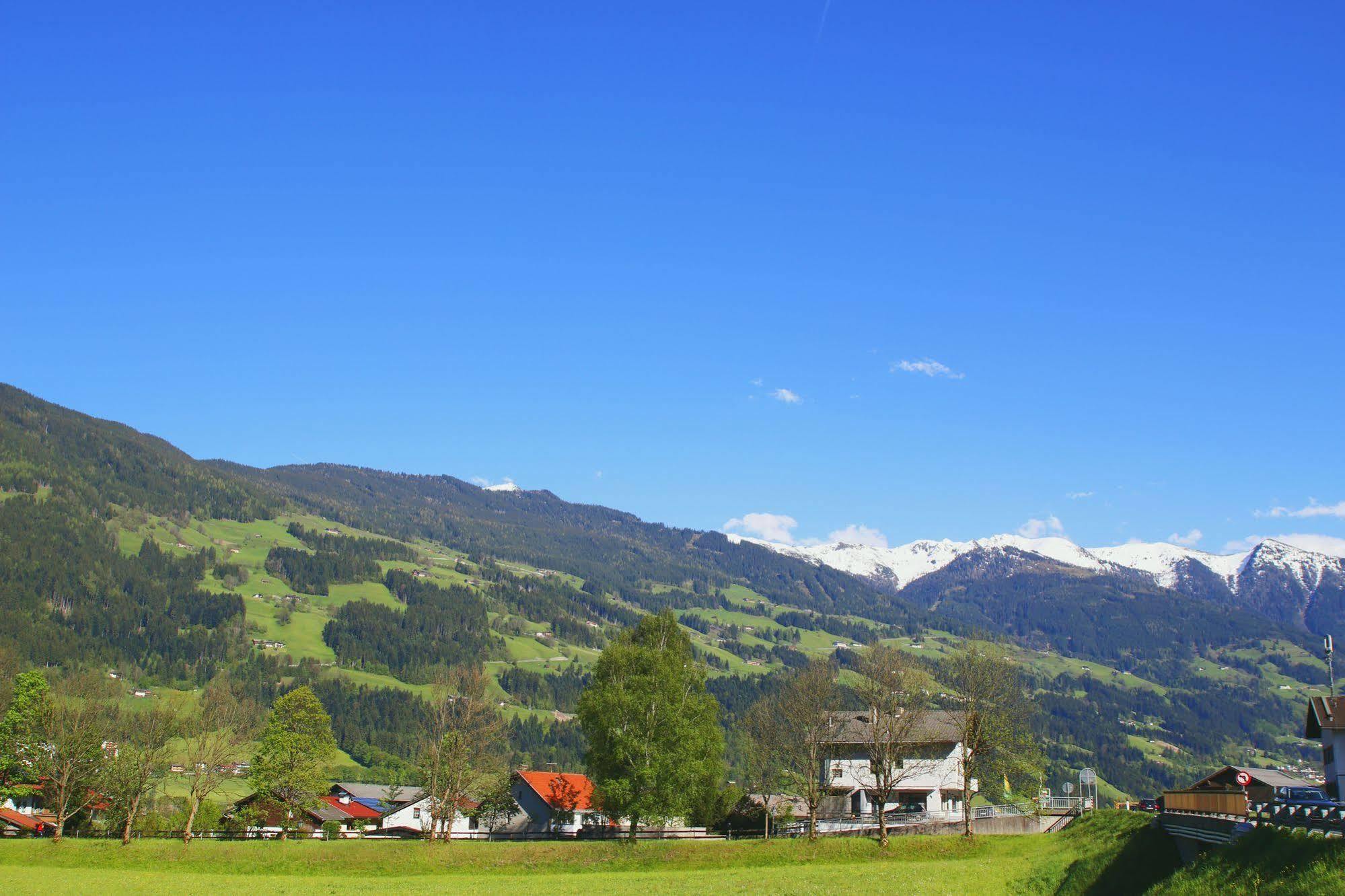 Zum Senner Suites Zillertal (Adults Only) Schlitters Exteriér fotografie